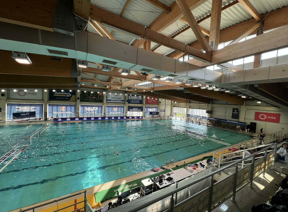 <p>Sudar različitih svjetova u finalu Vaterpolo regionalne lige - Primorac iza sebe ima tradiciju dužu od vijeka, velike trofeje, igračke i trenerske legende, dok je Radnički osnovan 2011, ali je očigledno znao kako se u vaterpolu brzo stiže do uspjeha</p>