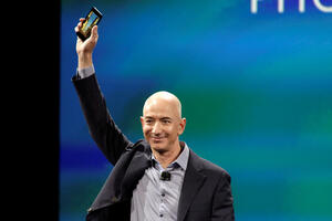 Od protivnika do saveznika: kako je Bezos prešao na Trampovu stranu