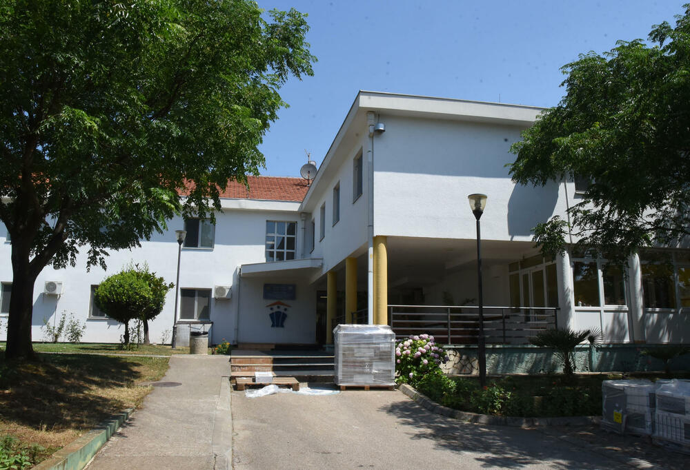 Troje poslali kući zbog kršenja pravila JU 