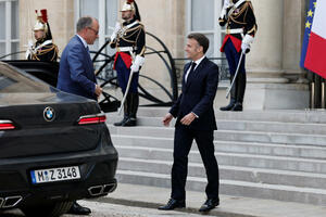 Kijevu "simbolične" pogodnosti bez novca i prava glasa