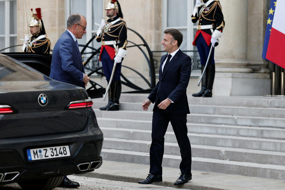 Fridrih Merc i Emanuel Makron u Parizu 17. aprila, Foto: Rojters