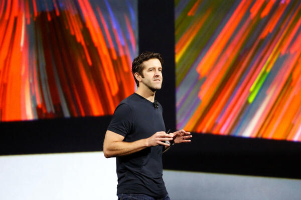 Apple imenuje Ternusa za novog izvršnog direktora, nasljednika...