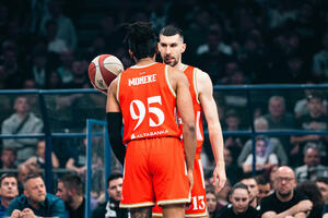 Vrijeme je za plej-in: Barsa i Zvezda žele da produže nadu