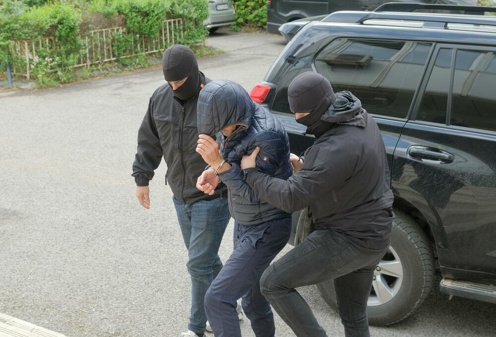 Glave došli i Šaranoviću: Više osoba uhapšeno u akciji Specijalnog...