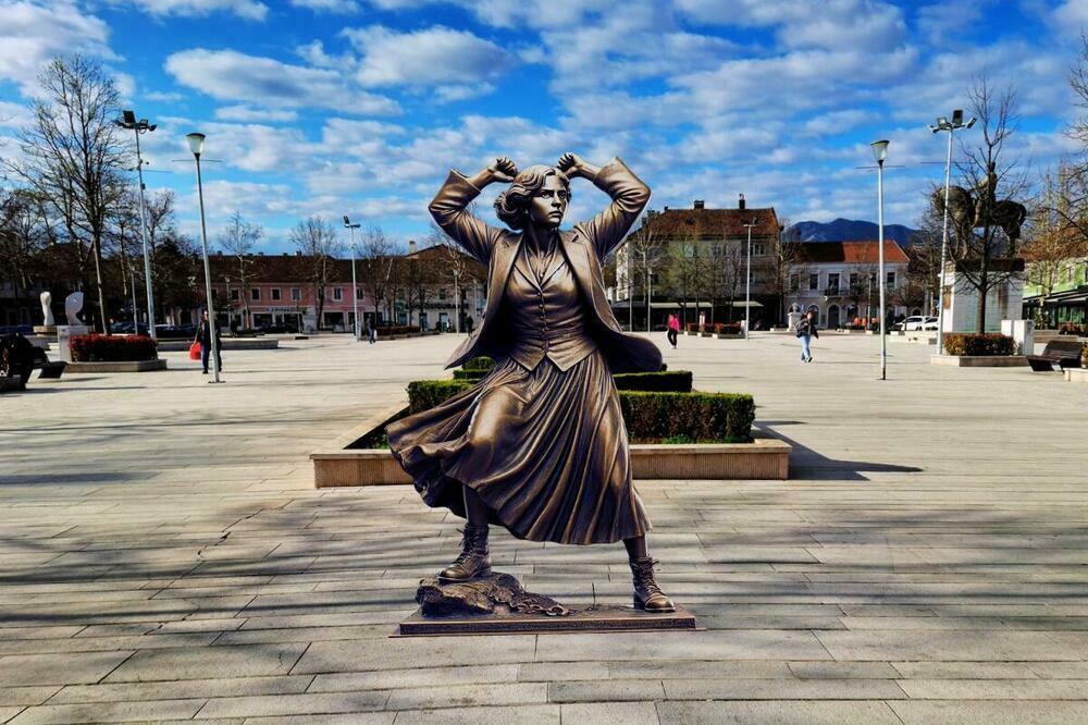 I spomenik Joki Baletić u vrtlogu dnevne politike, Foto: GP URA