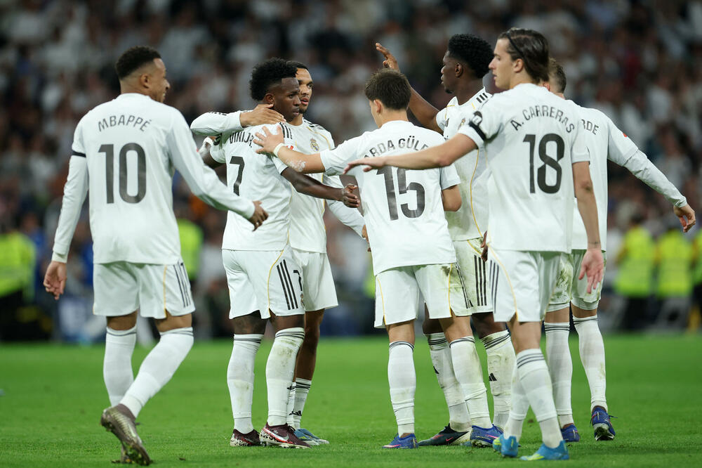 Fudbaleri Reala proslavljaju gol, Foto: Reuters