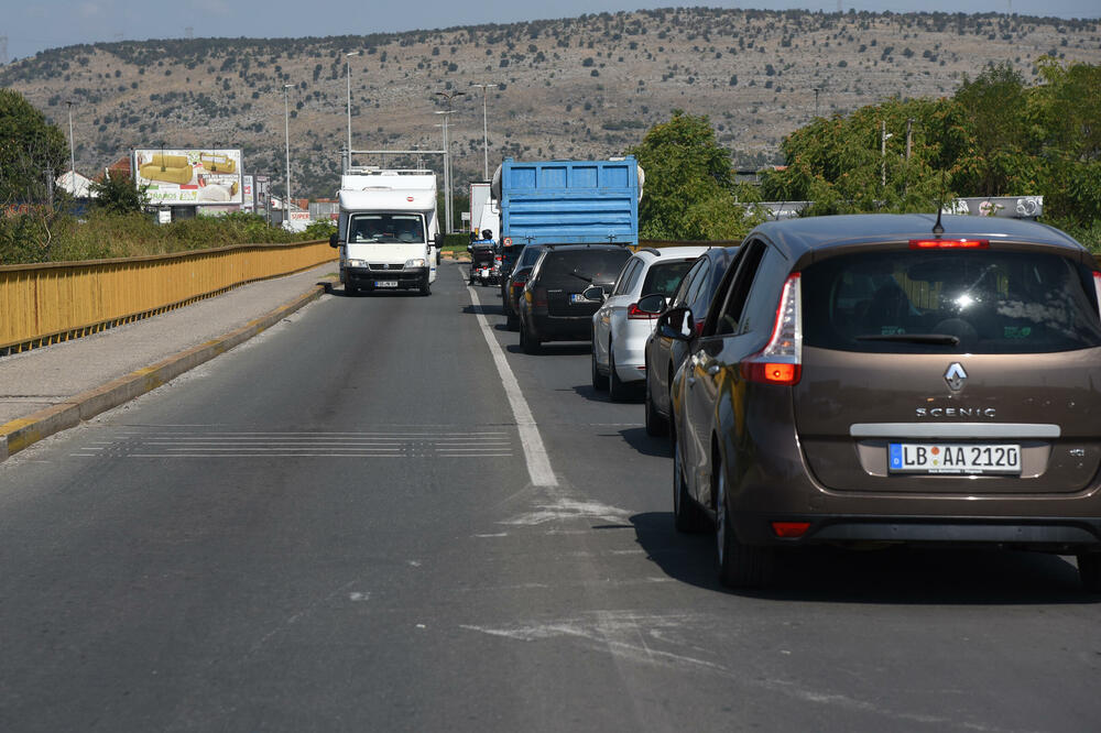 Most koji se obnavlja i pored kojeg niče novi: Ulica Vojislavljevića, Foto: Luka Zekovic