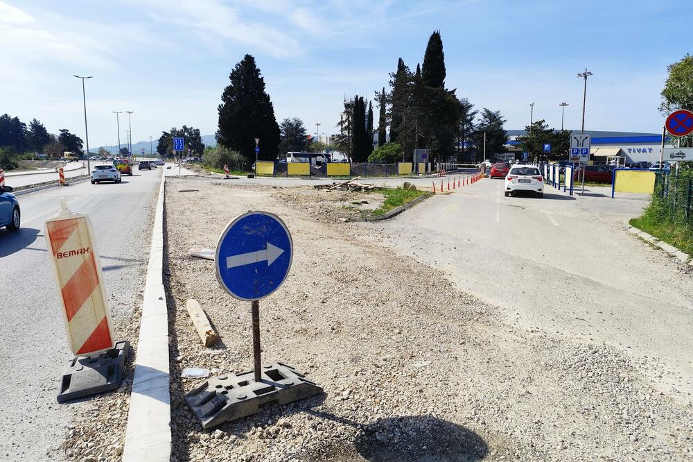 Prilaz aerodromu sa bulevara, Foto: Siniša Luković