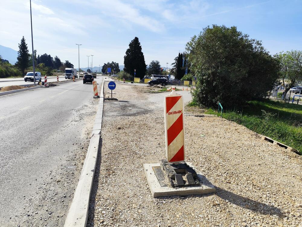 Ne zna se kada će se srediti prilaz