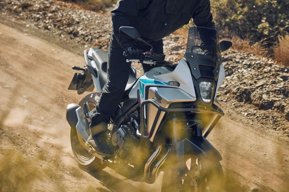<p>HONDA za 2026. godinu donosi snažnu i tehnološki naprednu ponudu motocikala, namijenjenih kako avanturistima, tako i urbanim vozačima i ljubiteljima sportskog karaktera. Pouzdanost, inovacije i vrhunske performanse ostaju ključni aduti svakog modela.</p>