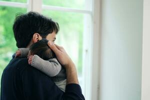 Očevi od danas imaju pravo na deset dana odsustva nakon rođenja...