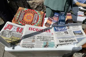 Novine, razgovor i pokloni za čitaoce: Podrška štampanim medijima...