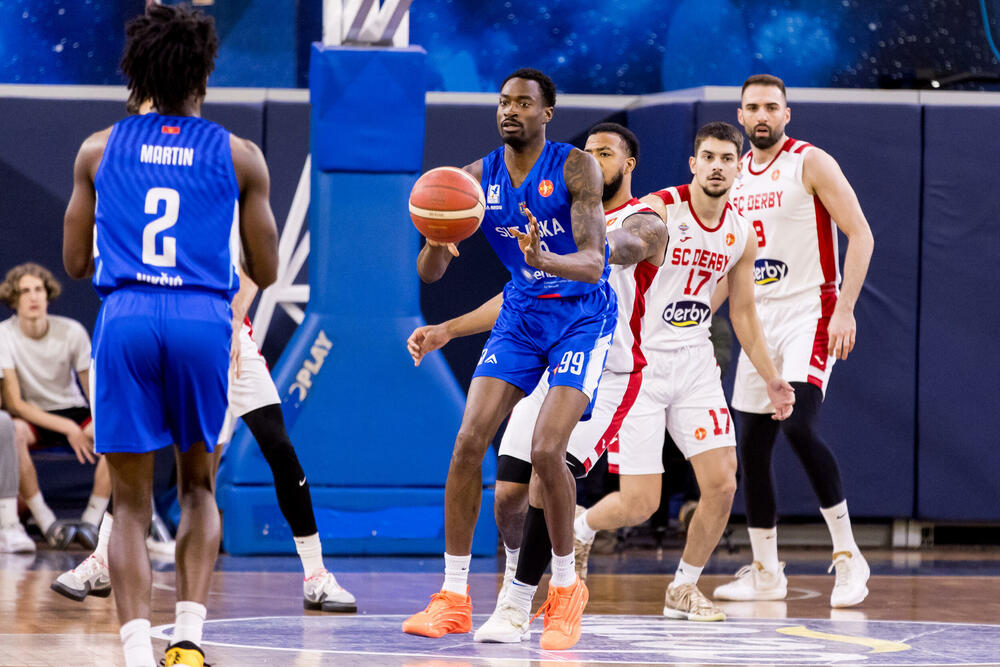 <p>SC Derbi pobijedio Sutjesku 102:84 u prvom meču polufinalne serije Prve A košarkaške lige Crne Gore. Sjutra Budućnost - Mornar (18 h)</p>