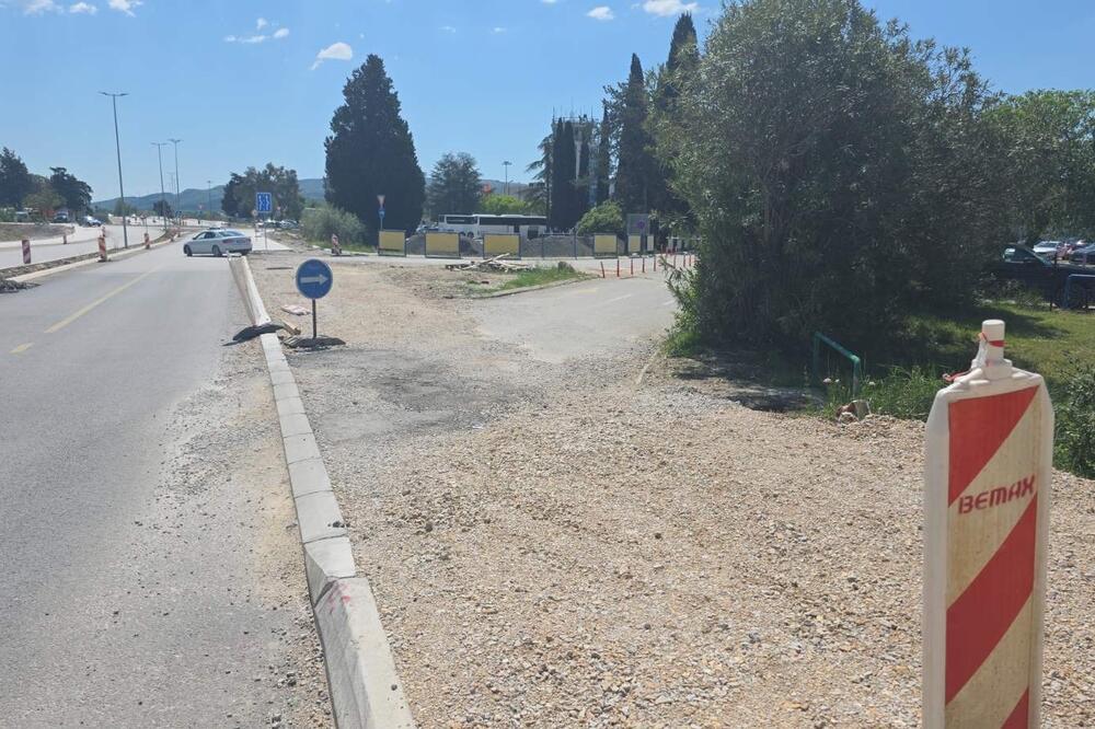 Stari prilaz koji treba da bude ukinut, Foto: Bemax