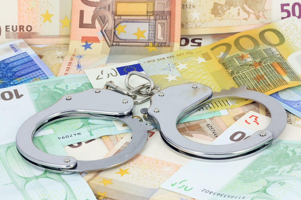 Vile kupovali i bjegunci s potjernica: Finansijsko-obavještajna...