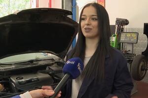 Marija Bojović - prva djevojčica na smjeru za automehaničare:...