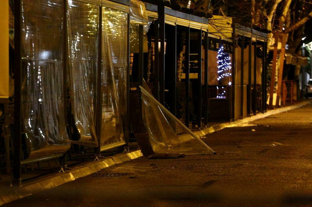 Nakon ekspolozije bombe u centru Podgorice, Foto: Savo Prelević