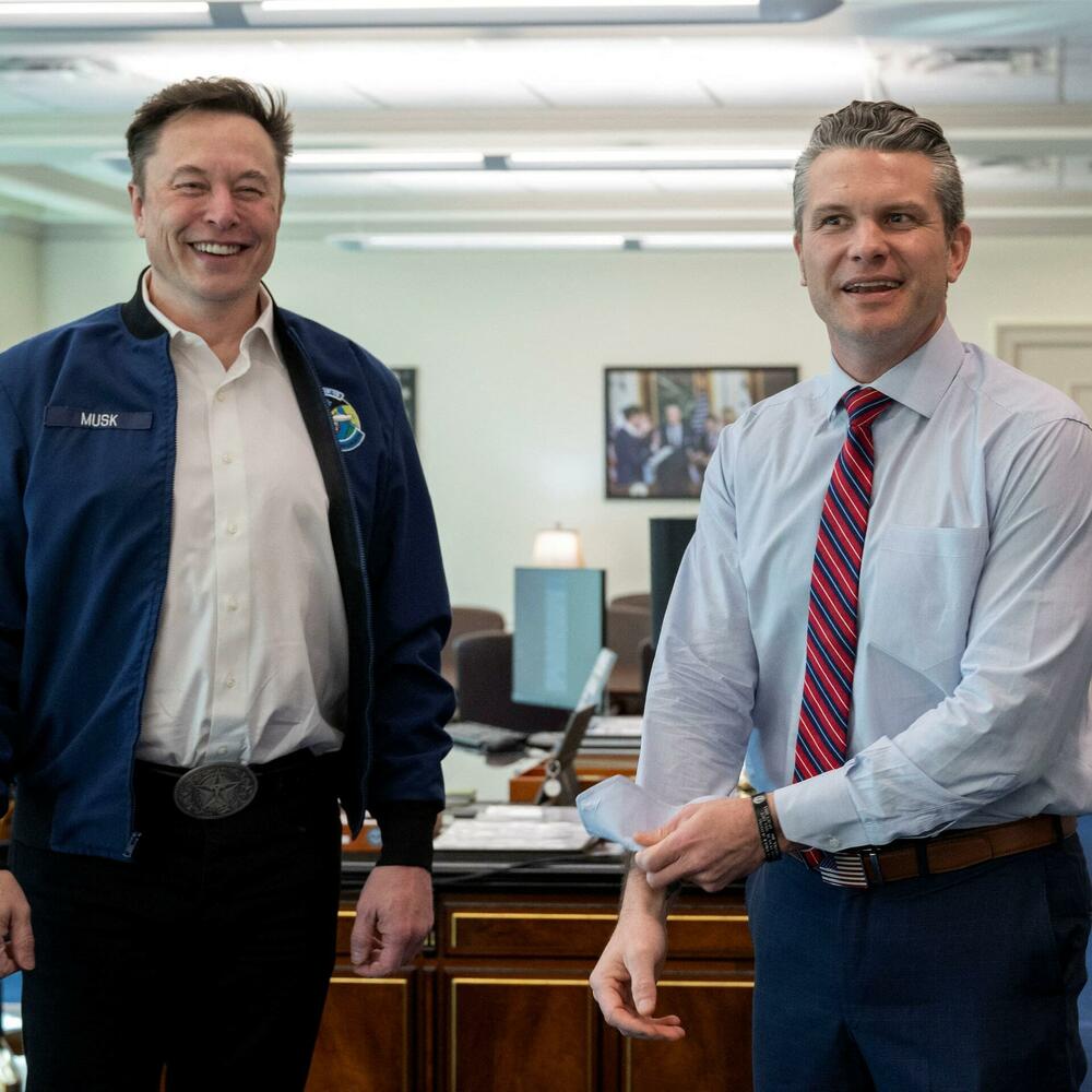 Mask i Hegset u Pentagonu u martu prošle godine