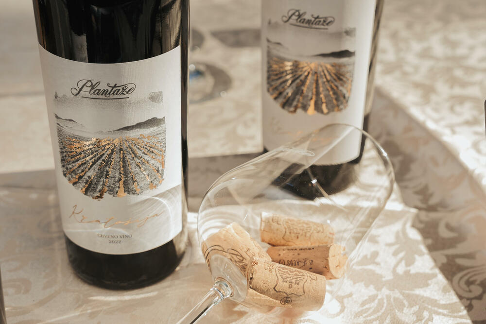 <p>Svečanost je održana u petak u Vili Gorica, pod pokroviteljstvom predsjednika Crne Gore, Jakova Milatovića, u organizaciji Evropskog reda vinskih vitezova &ndash; Legatura Crna Gora</p>