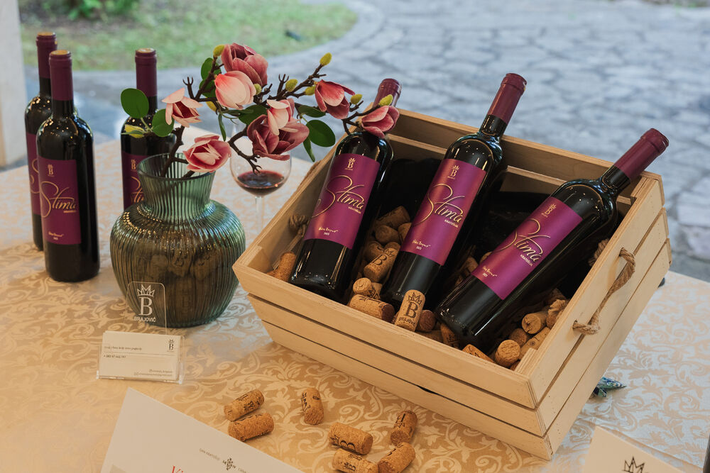 <p>Svečanost je održana u petak u Vili Gorica, pod pokroviteljstvom predsjednika Crne Gore, Jakova Milatovića, u organizaciji Evropskog reda vinskih vitezova &ndash; Legatura Crna Gora</p>