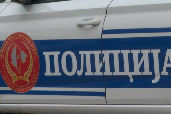Подозревается в продаже просроченных продуктов питания...