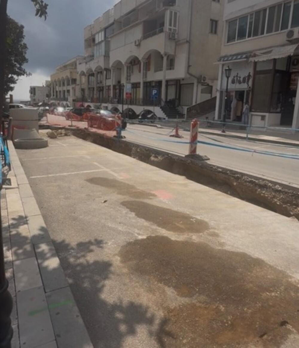 Ulcinj: Ulice pod asfaltom do 1. maja