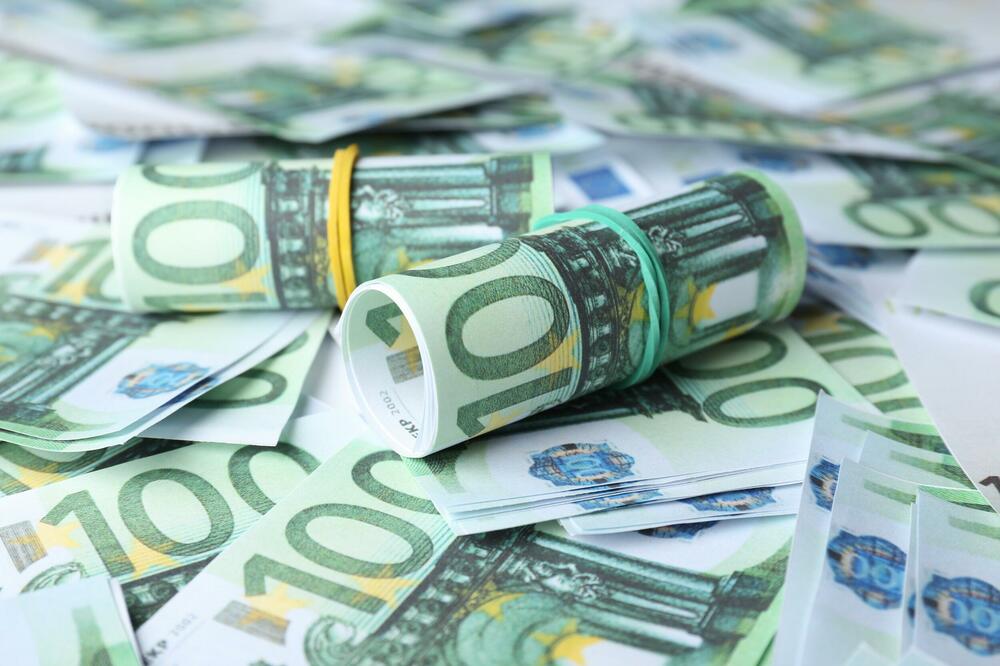 Javni dug bi, prema novoj metodologiji, mogao dostići 75 odsto BDP-a, Foto: Shutterstock