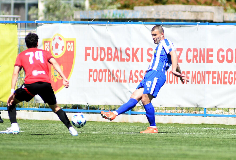 <p>Nikšićani remizirali sa Jezerom, Barani bolji od Mladosti - trka za titulu dobila novu dimenziju</p>