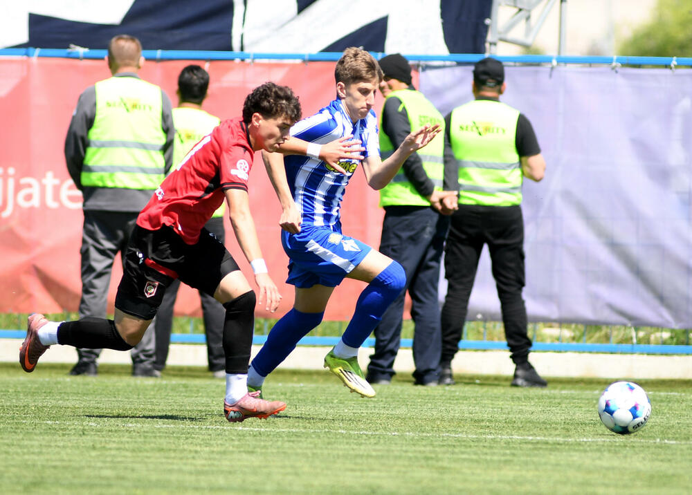 <p>Nikšićani remizirali sa Jezerom, Barani bolji od Mladosti - trka za titulu dobila novu dimenziju</p>