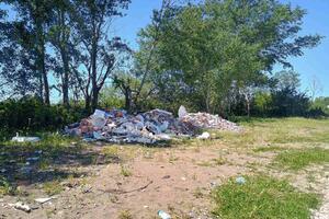 Deponije niču u zaleđu Velike plaže uprkos tablama i kamerama