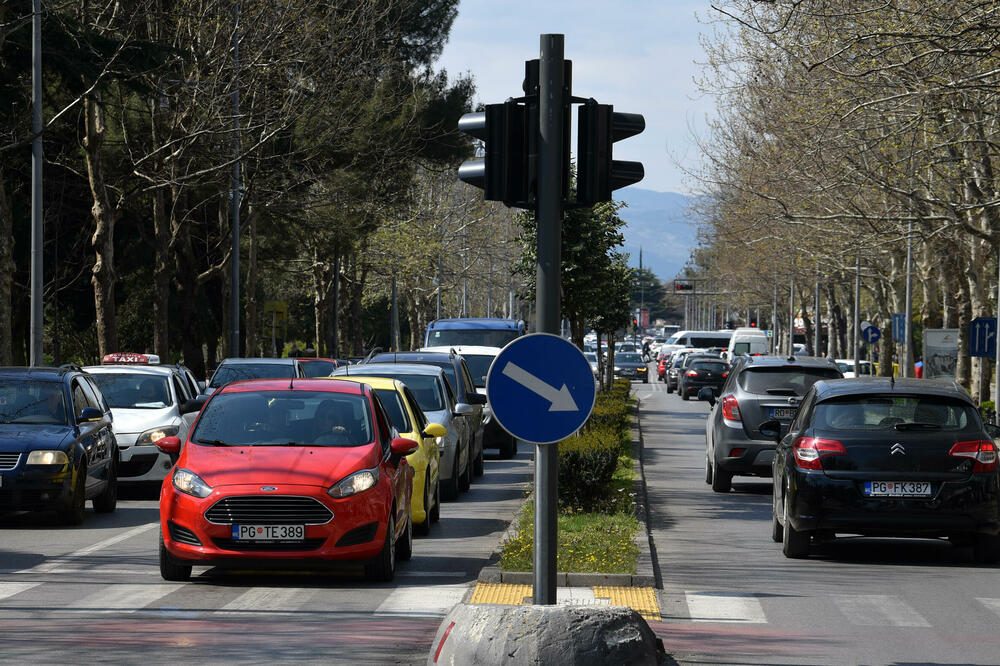 Gužve u centru grada svakodnevica (ilustracija, arhiva), Foto: BORIS PEJOVIC