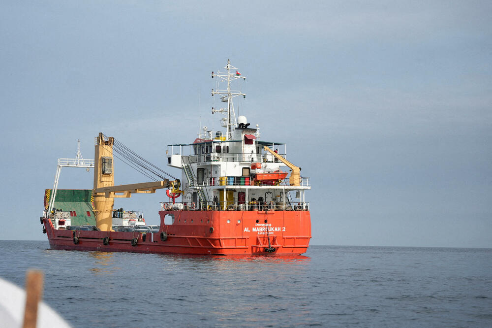 Brod u Hormuškom moreuzu, kod obale omanske pokrajine Musandam, Foto: Reuters
