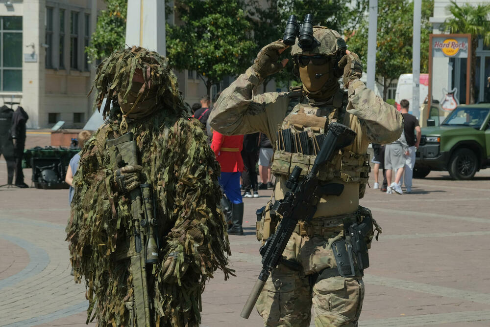 <p>Posjetioci imali priliku i da se upoznaju sa sredstvima i tehnikom Vojske Crne Gore</p>  <div contenteditable="false" tabindex="-1"> </div>