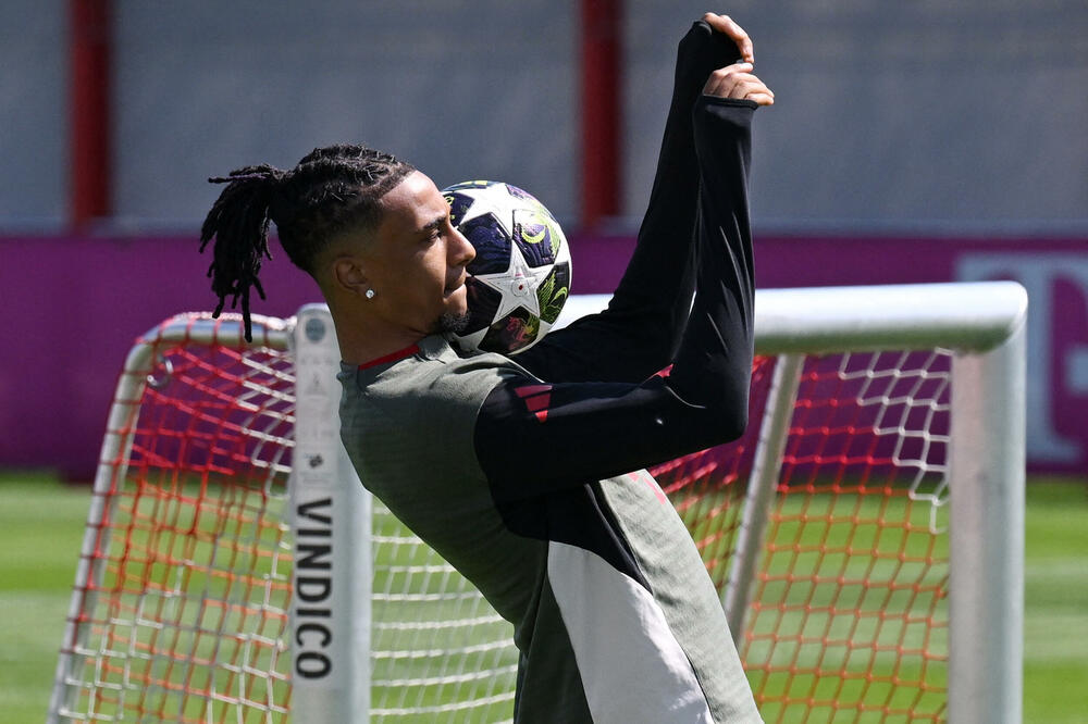 Jedno od paklenih oružja Bajerna: Majkl Olise na treningu pred PSŽ, Foto: Angelika Warmuth/Reuters