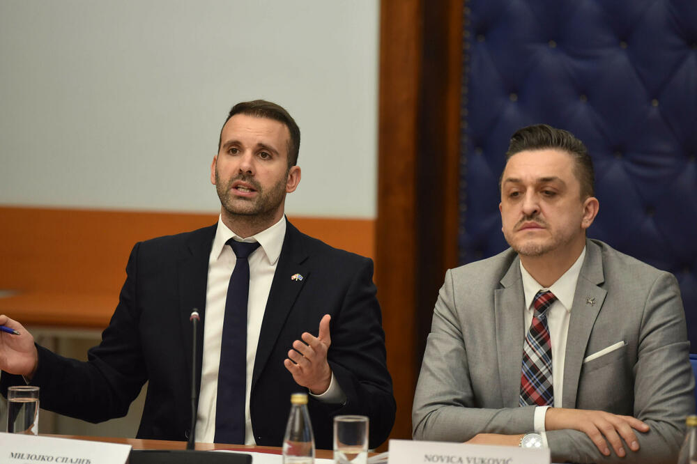 Nema popusta građanima ni za dva centa: Premijer i ministar finansija, Foto: BORIS PEJOVIC