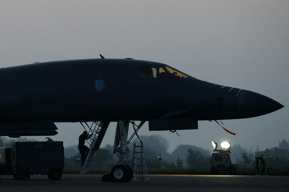 Bombarder B-1B Lancer američkog ratnog vazduhoplovstva u bazi RAF Ferford u Britaniji, Foto: Rojters