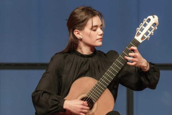 Sa gitarom od Kolašina do Salcburga: Nađa Grdinić niže uspjehe,...