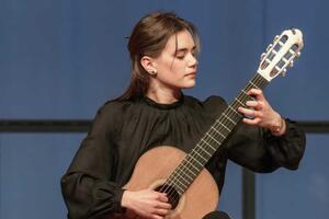 Sa gitarom od Kolašina do Salcburga: Nađa Grdinić niže uspjehe,...