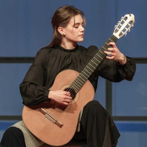 Sa gitarom od Kolašina do Salcburga: Nađa Grdinić niže uspjehe,...