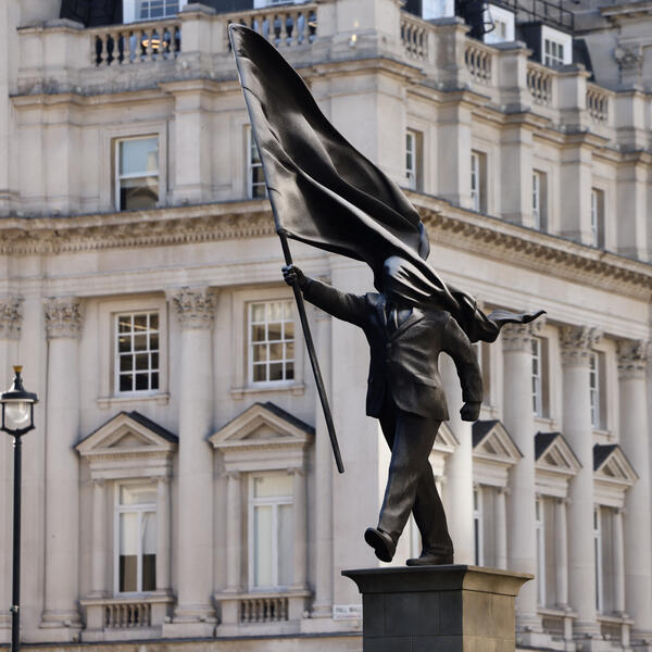 Barjaktar apokalipse: Povodom Benksijeve skulpture u Londonu