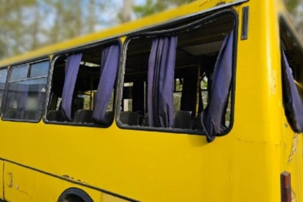 Pogođeni autobus, Foto: Vojna administracija Hersonske oblasti