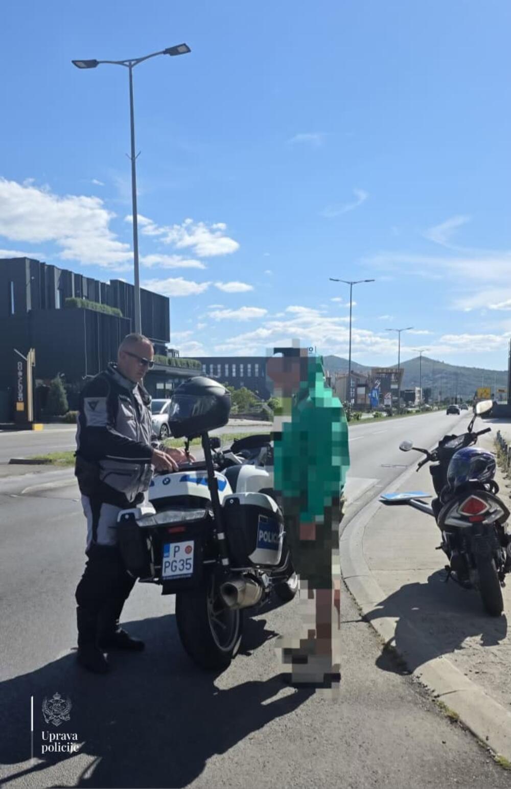 policija