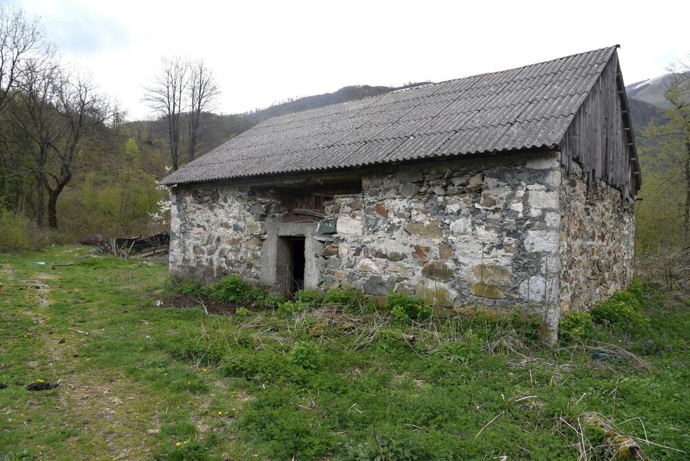 Rodna kuća Milovana Đilasa u Podbišću, Foto: Boris Pejović