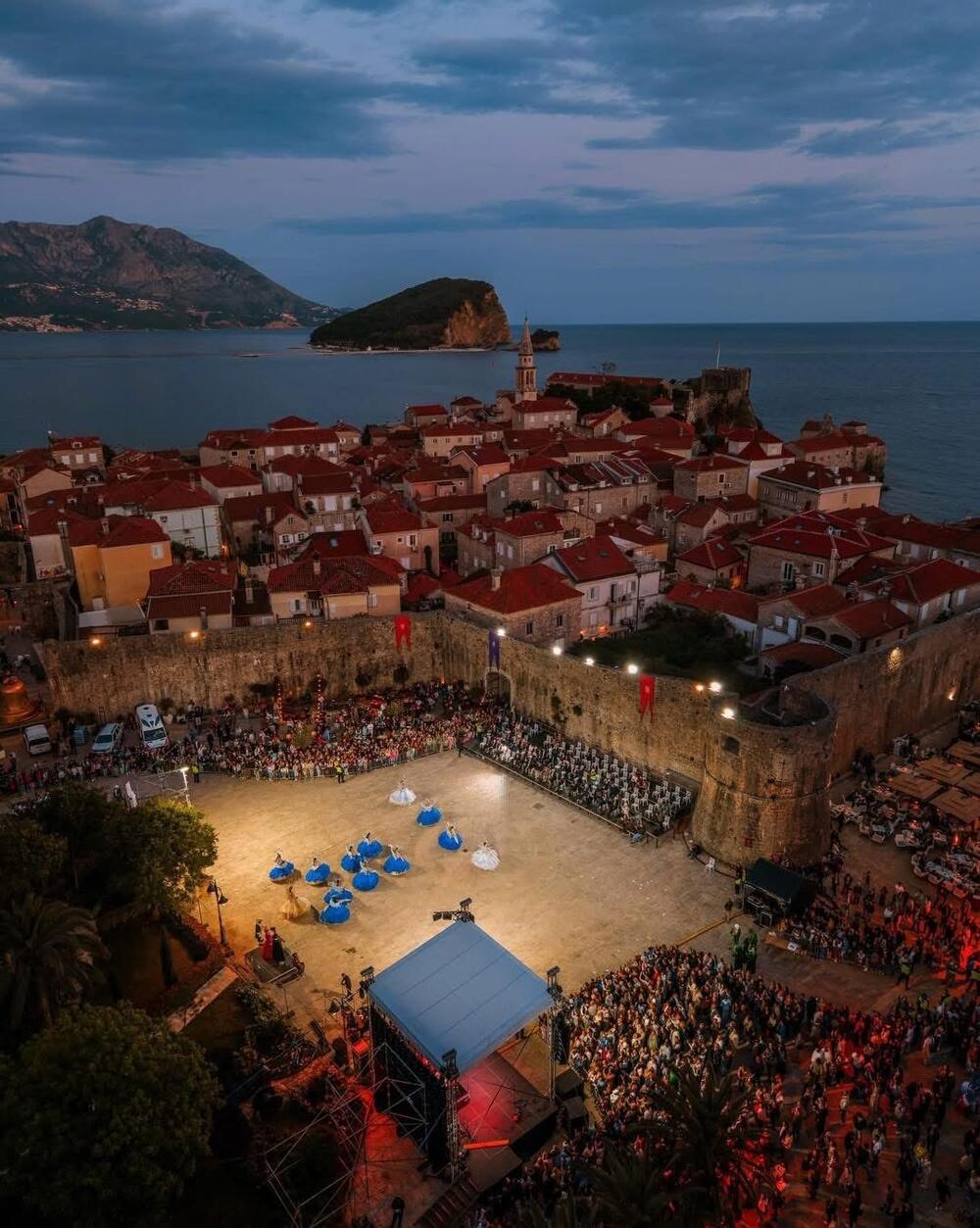 karnevalska povorka Budva