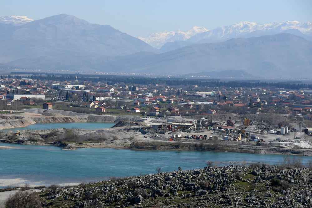 Eksploatacija šljunka na Morači (arhivski snimak), Foto: Vijesti/Boris Pejović