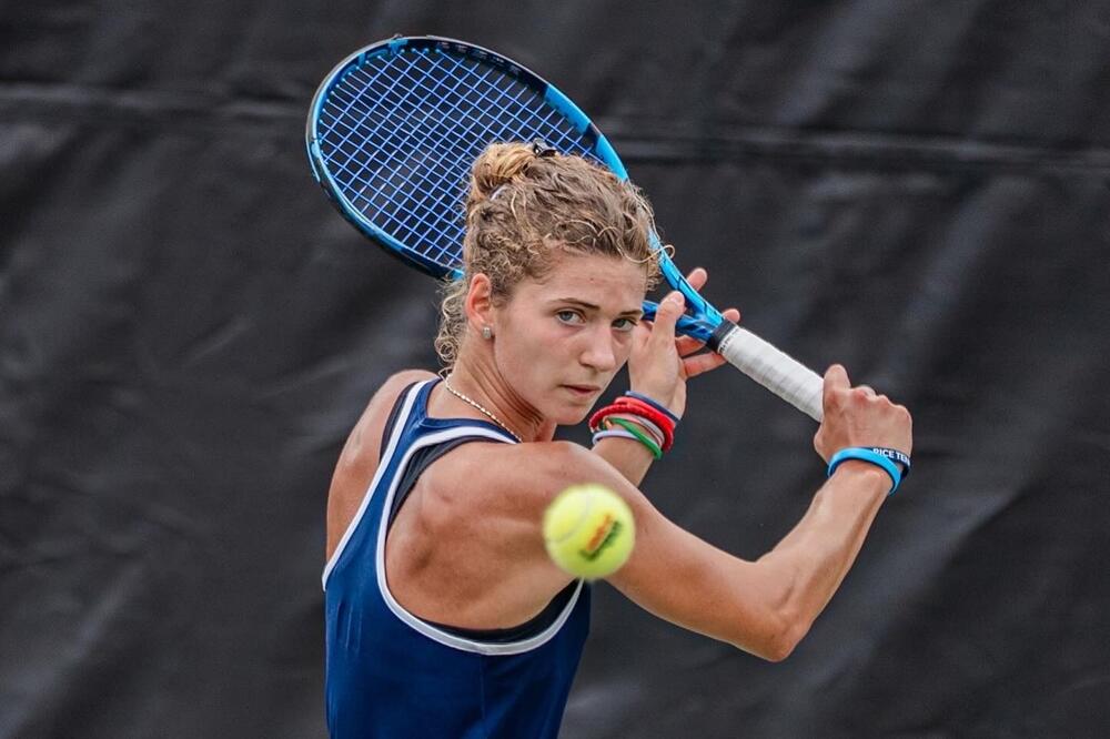 Tenis je važan dio Divninog studiranja, Foto: Divna Ratković