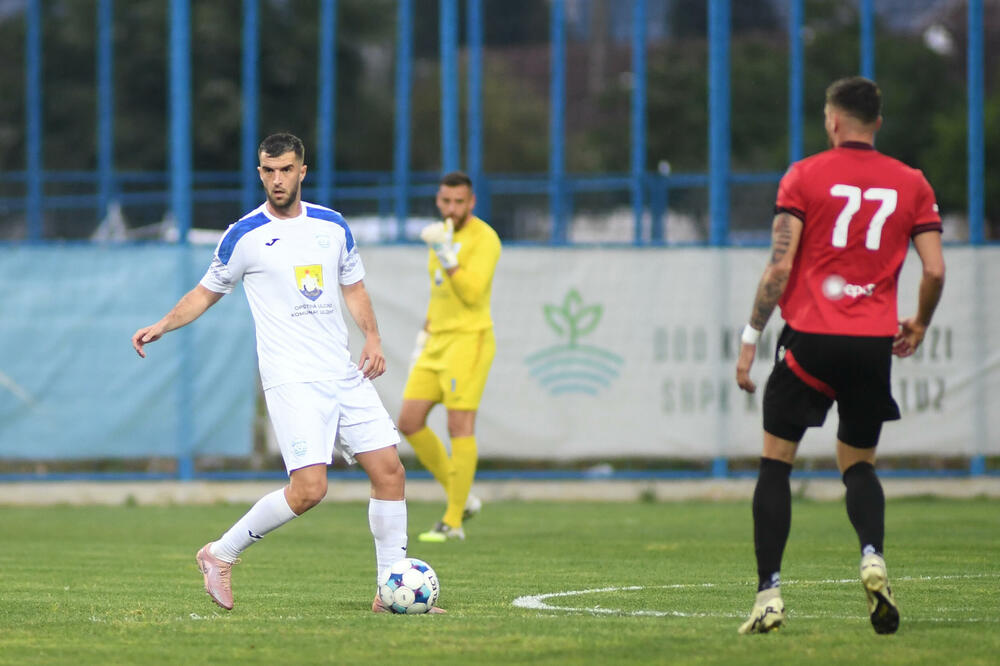 <p>Tim iz Tuzi u dva meča bolji od drugoligaša Otranta, u revanšu slavio 1:0 golom Petra Sekulovića iz penala</p>