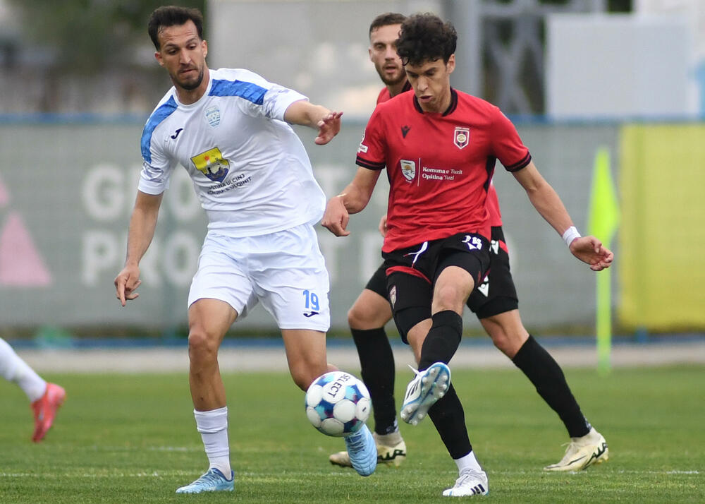 <p>Tim iz Tuzi u dva meča bolji od drugoligaša Otranta, u revanšu slavio 1:0 golom Petra Sekulovića iz penala</p>