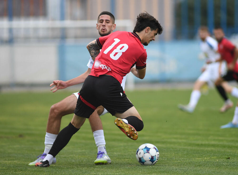 <p>Tim iz Tuzi u dva meča bolji od drugoligaša Otranta, u revanšu slavio 1:0 golom Petra Sekulovića iz penala</p>