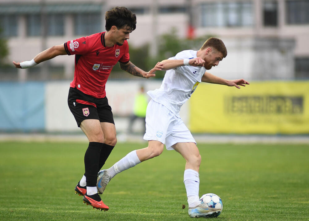 <p>Tim iz Tuzi u dva meča bolji od drugoligaša Otranta, u revanšu slavio 1:0 golom Petra Sekulovića iz penala</p>